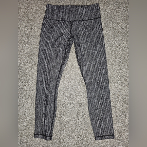 Lululemon leggings - Picture 3 of 4
